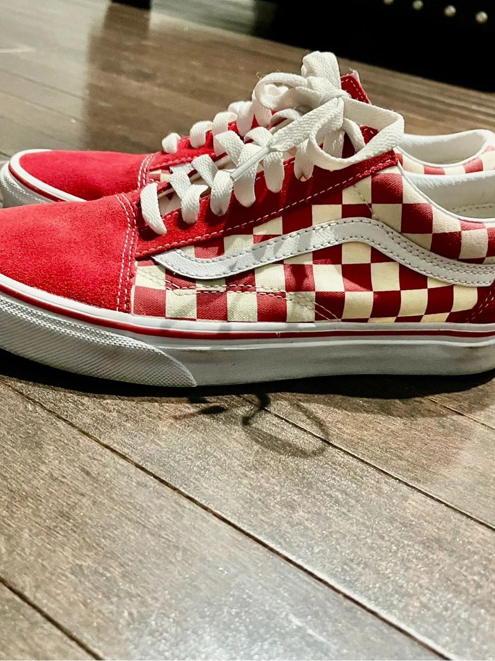 Red Checkered Low-Top Skate Shoes - Classic Style Red and White W8 M6.5